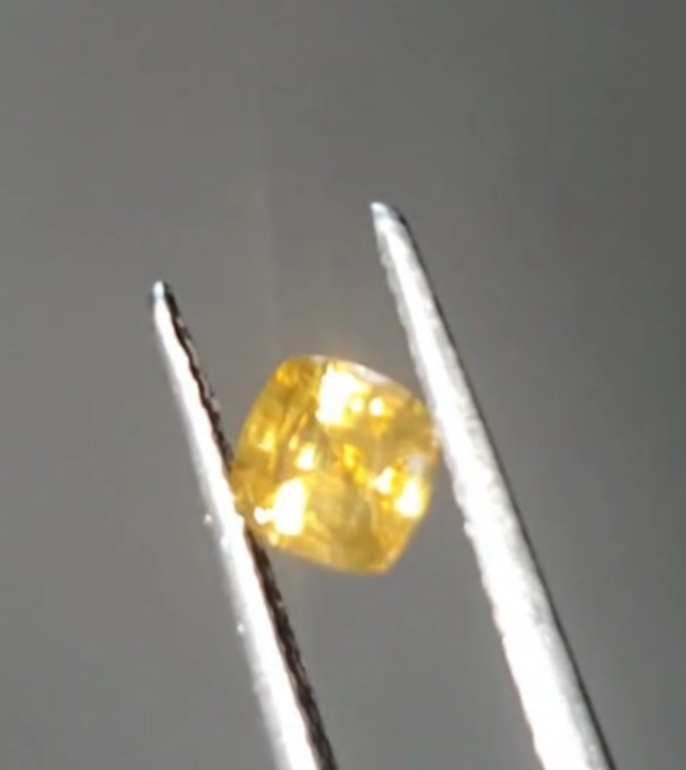 Authentic Ceylon Yellow Sapphire, ideal for jewelry and Jupiter astrology